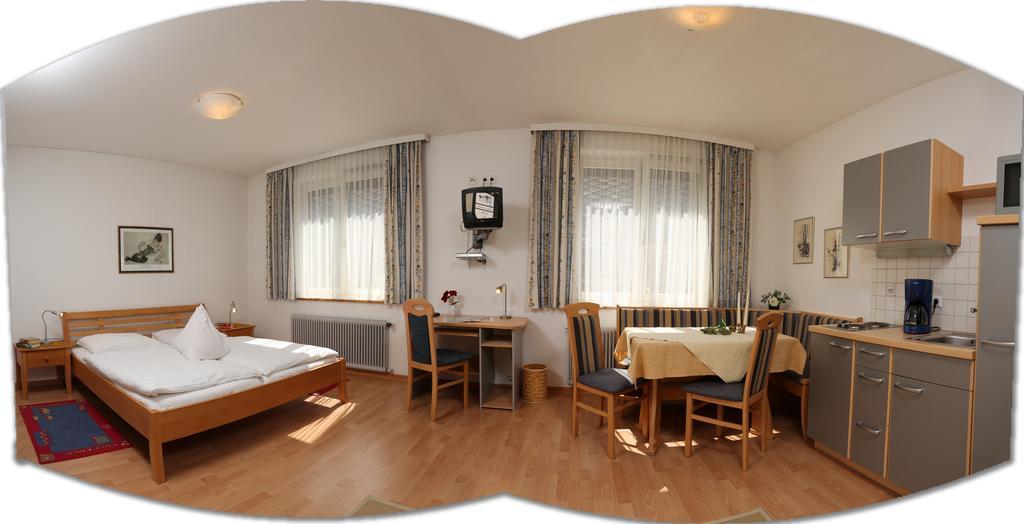 フィラハ Hoferゲストハウス 部屋 写真
